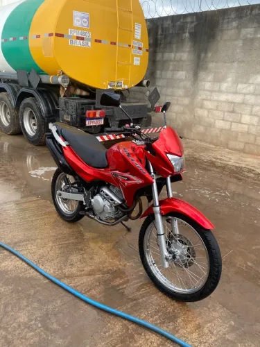 Honda NX 4 Falcon 400