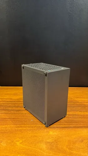 Mini PC Gamer ITX Ryzen 7 5700X + RTX 5060 | 64GB RAM | Super Compacto