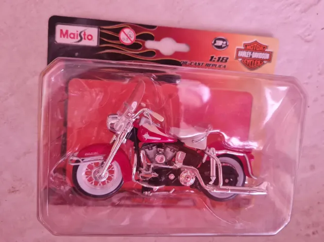 Moto colecionável Harley-Davidson 1:18