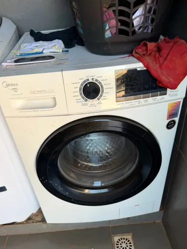 Vendo máquina midea, só lava? obs não está centrifugando!