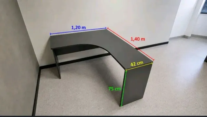 Mesa de escritório em L preta