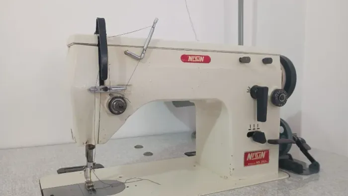 Máquina de Costura reta industrial