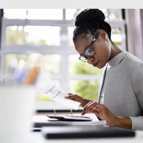 Vaga para Secretária em um escritório de contabilidade