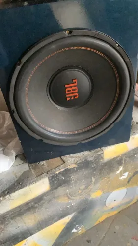 Caixa com subwoofer jbl 350. Reais