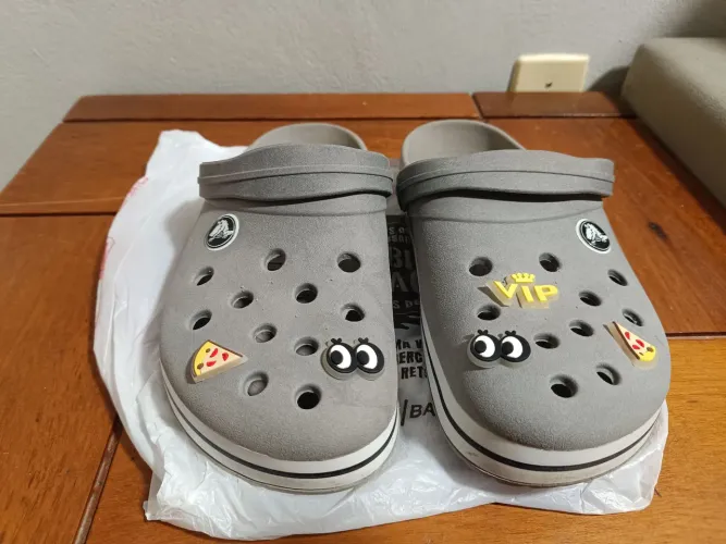 CROCK CONFORTÁVEL! JÁ VEM COM FUGURAS DIVERTIDAS E REMOVÍVEIS!