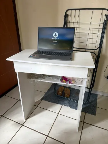 Mesa escrivaninha