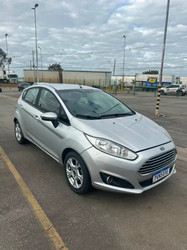 Ford Fiesta 1.6 16V Flex Aut. 5P 2015