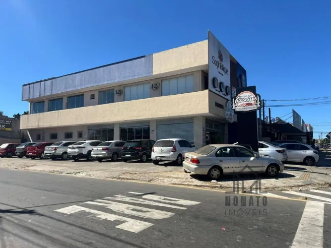 Prédio Comercial em Senador Canedo com Salas Comerciais e Aluguel de R$ 17 Mil em Av. Prin
