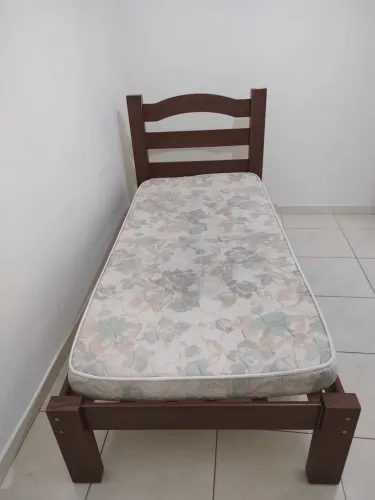 Cama de solteiro com colchão 