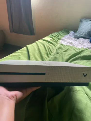 Vendo Xbox one para concerto ou retida de peças!