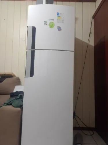 Geladeira Consul semi nova um mês de uso