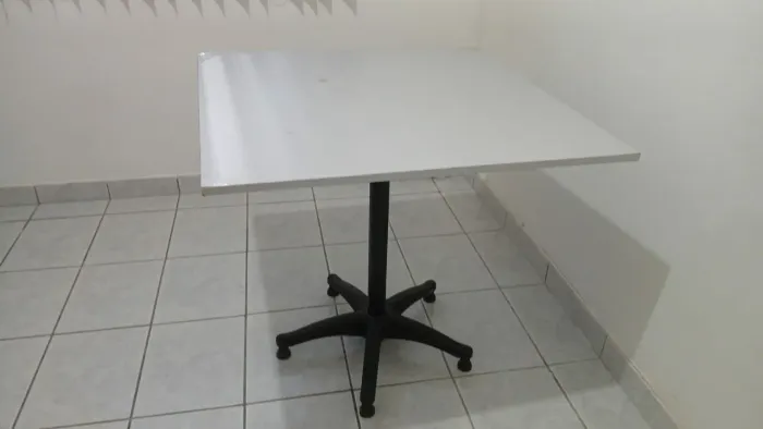 Mesinha de escritório