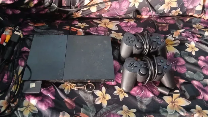 Vendo um vídeo game PlayStation 2 