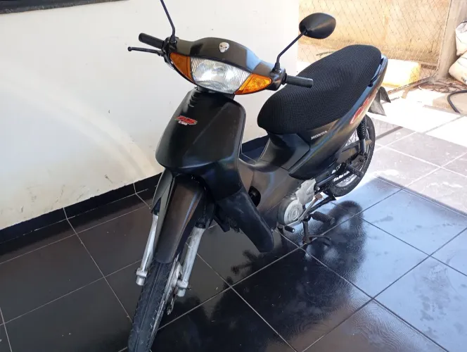 Biz ES C-100, partida elétrica e pedal. 