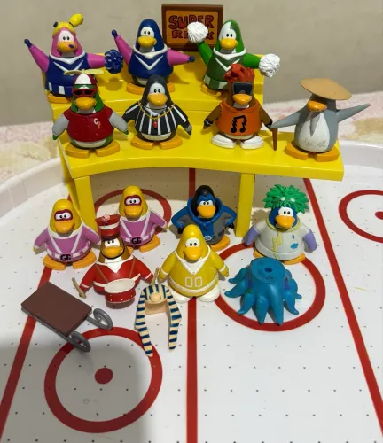 Club penguin boneco miniatura pronta entrega