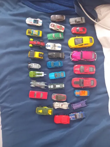 Venda de Carrinhos Com Marcas De Uso