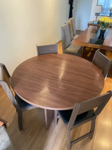 Mesa Redonda em Madeira com 4 Cadeiras | Design Elegante | 1,20m