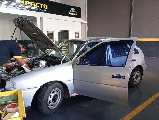 Volkswagen Gol Geração II CL 1.6 8V MI Gasolina Mec. 4P 1999