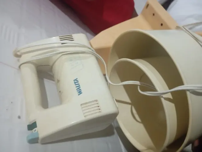 Vende-se batedeira Walita relíquia dos anos 80/90 perfeita p quem coleciona antiguidades