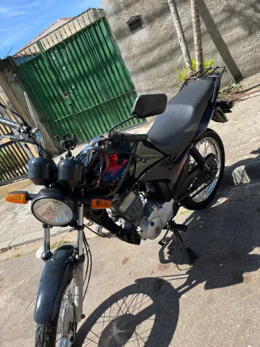 Vendo moto no precinho.