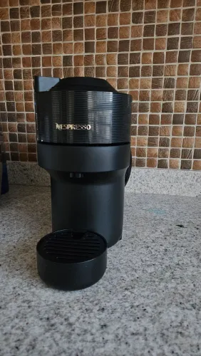 Cafeteira Nespresso modelo Vertuo pop