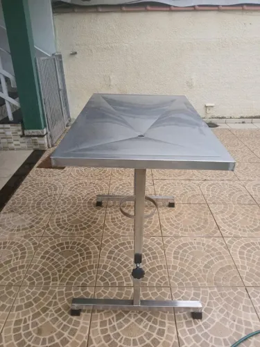 Mesa consulta ou cirurgia PET Inox regulável 