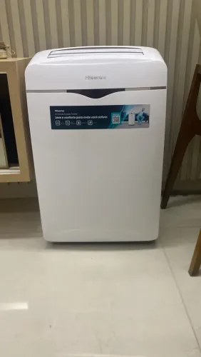 Ar condicionado portátil hisense 12.000 Btus muito novo