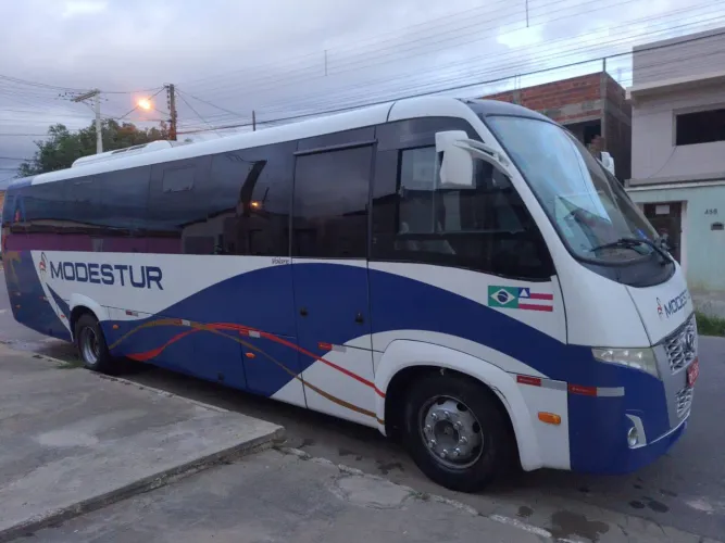 Micro ônibus volare wl ano 2014 com 31 lugares