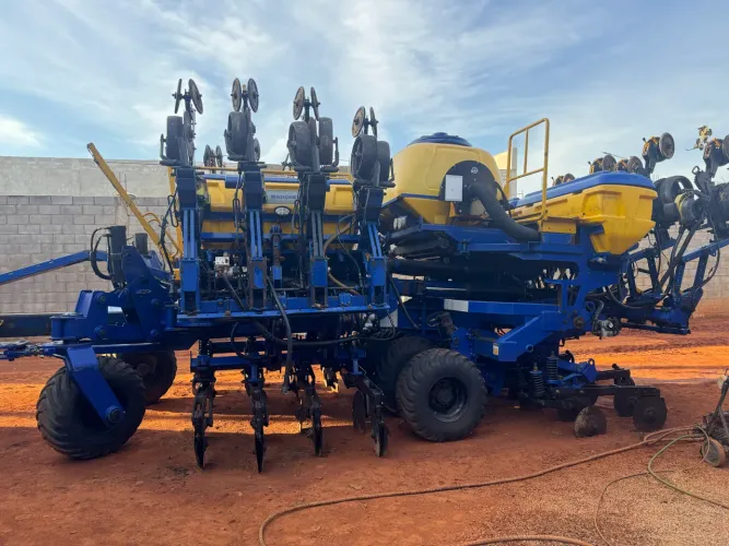 Plantadera tatu 15 linhas auto Trasporte ano 2021