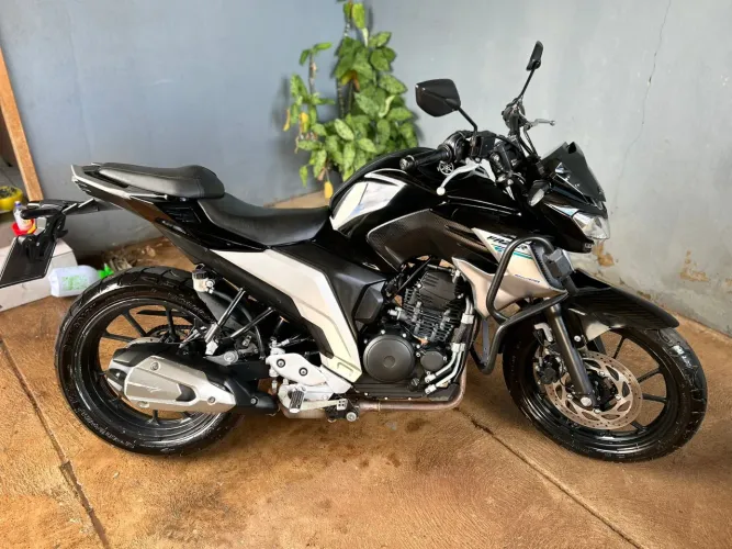 Fazer 250