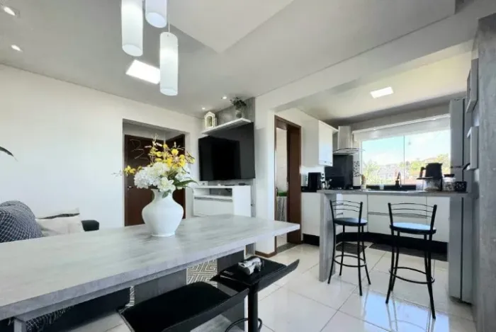 APARTAMENTO TOTALMENTE MOBILIADO 58 M² BAIRRO PETRÓPOLIS