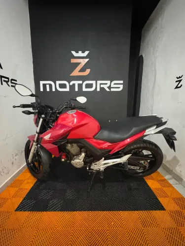 Twister 250 Ano-2016 Troco e financio 15.990,000