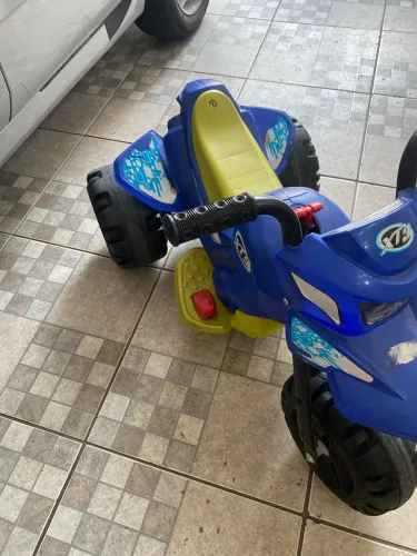 Moto infantil elétrica
