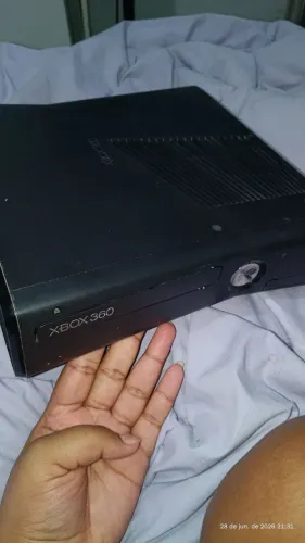 Xbox 360 com Kinect + 4 Jogos Praticamente Novos (Minecraft, Sonic e mais