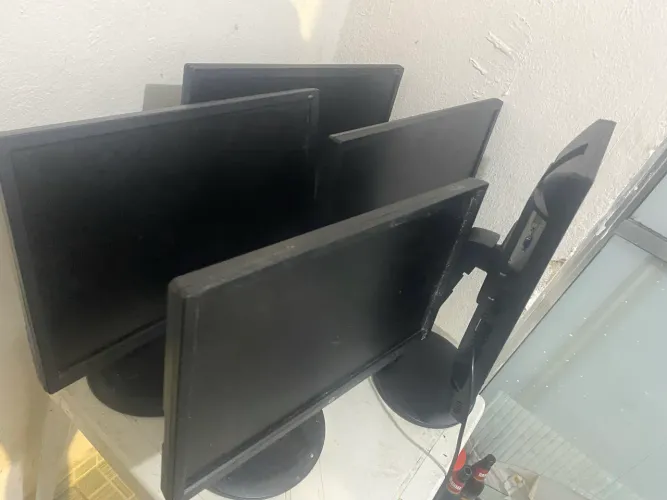 VÁRIOS MONITOR DE 22. De 20 de 19 ir de 17