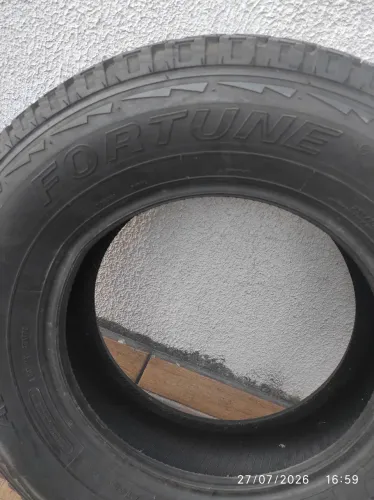 2 pneus novos 235x70x16