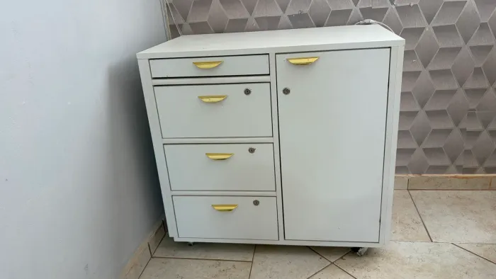 Vendo armário em MDF puro