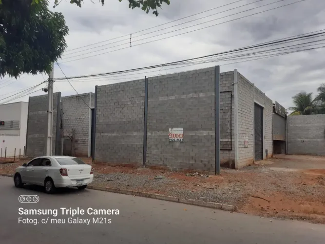 Galpão de 280 m² com telha térmica no Residencial Vereda dos Buritis