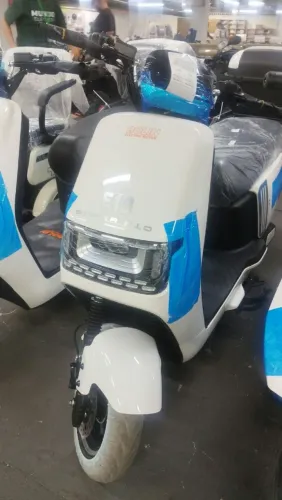 Scooter/Moto elétrica autopropelido Bolin Super E10