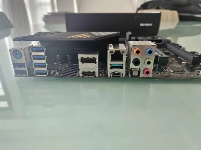 Placa-Mãe Asus TUF Gaming B550M-Plus AM4 (Com Defeito/Sucata)