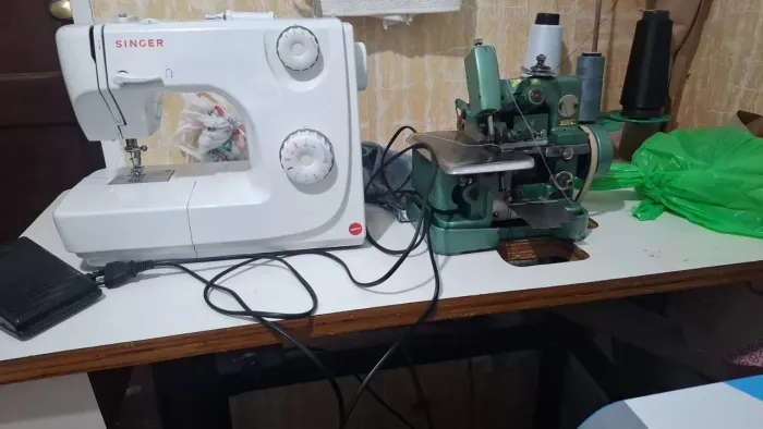 VENDO MÁQUINAS DE COSTURA + MANEQUIM