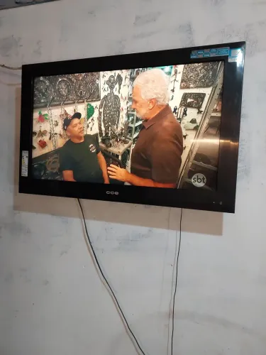 TV CCE 42 POLEGADAS. IDEAL PARA ASSISTIR AO JOGOS DA COPA 