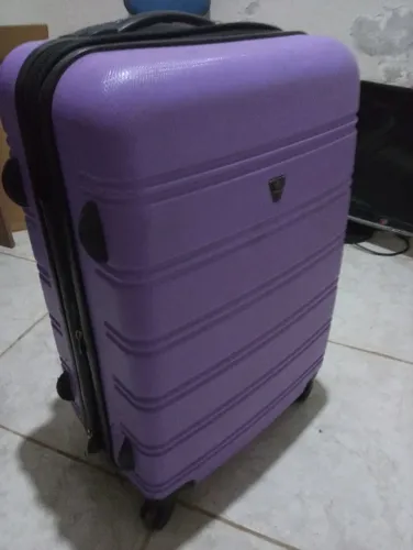Mala de viagem usada
