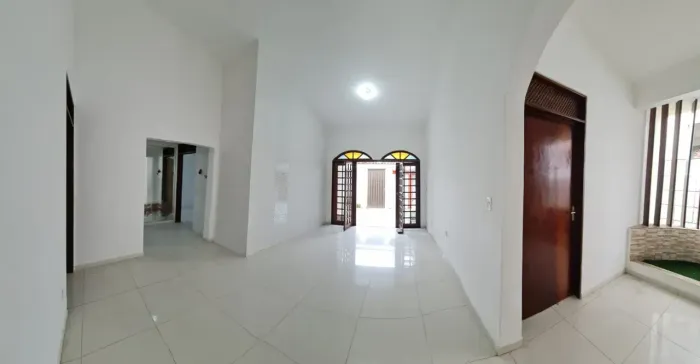 CASA AMPLA À VENDA NA GRUTA DE LOURDES R$ 949.000,00