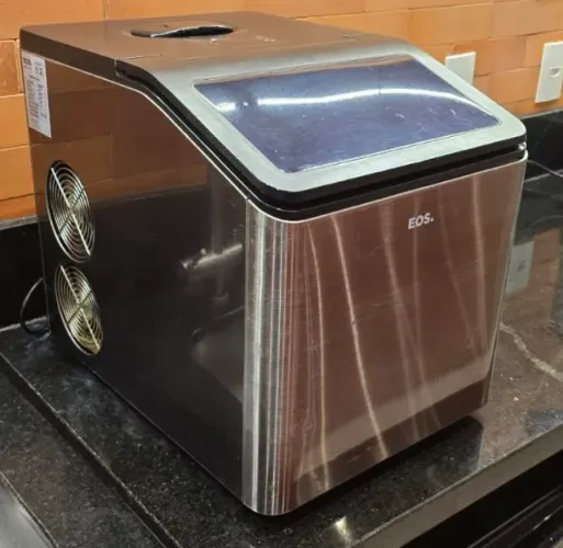 Máquina de Gelo EOS Black 35kg - Semi Nova - 1 ano e meio de uso
