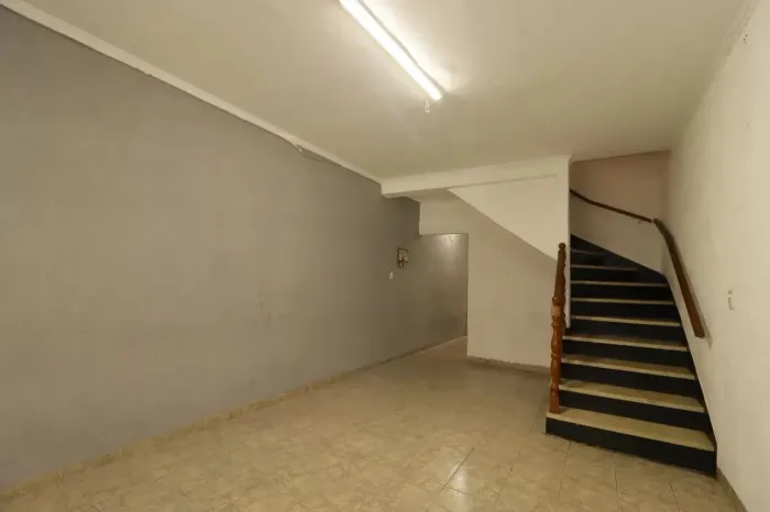 Sobrado com 157m²AC, 2 dormitórios, Edícula e 2 vagas em Santa Terezinha REF: 19936