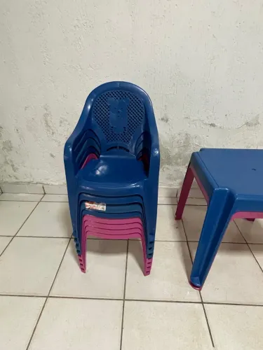 Mesinha e cadeira criança