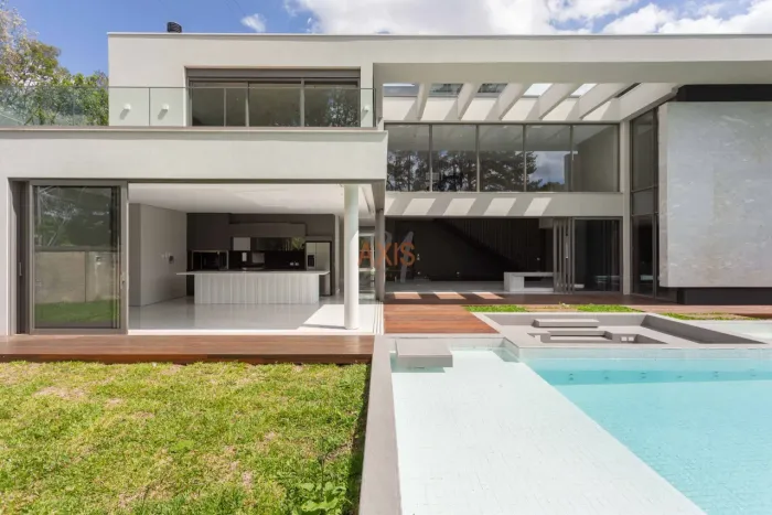 Casa de 5 Suítes á Venda no Condomínio Dallabona Uno | Orleans Curitiba