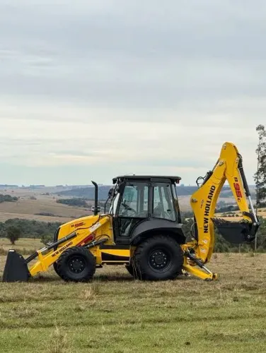 Retroescavadeira New Holland B95C 2026<br>Cabine Fechada 4x4 <br>