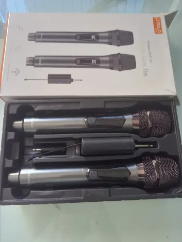 Caixa de Som Kts grande com 2 microfones